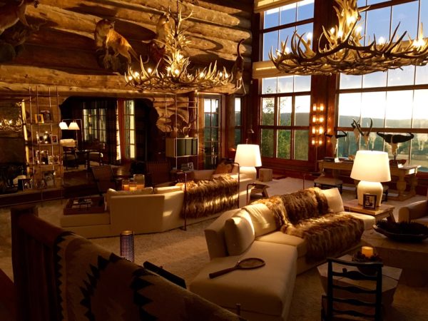 Great room evening custom antler chandeliers