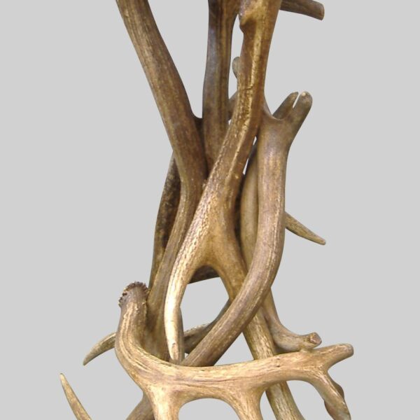 elk bar stool no backing with a wooden seat