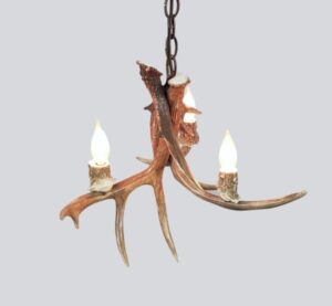 small whitetail pendant light with 3 lights